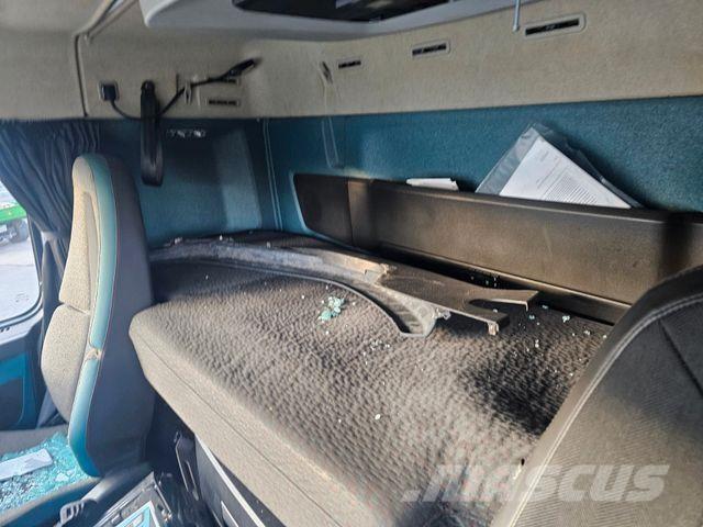 Volvo FM 450 ADR Trekkers