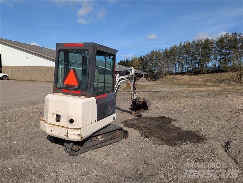 Bobcat X220 Minigraafmachines < 7t