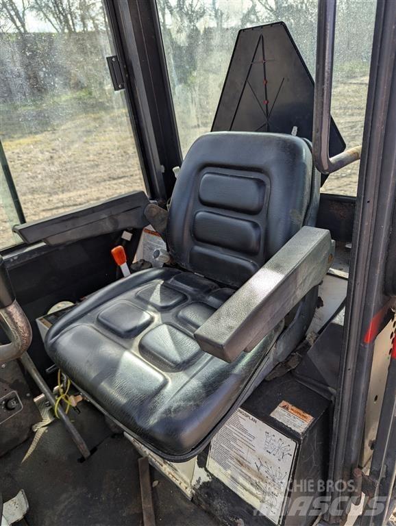 Bobcat X220 Minigraafmachines < 7t
