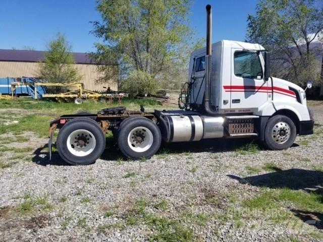 Volvo Semi Tractor Gesloten bedrijfswagens