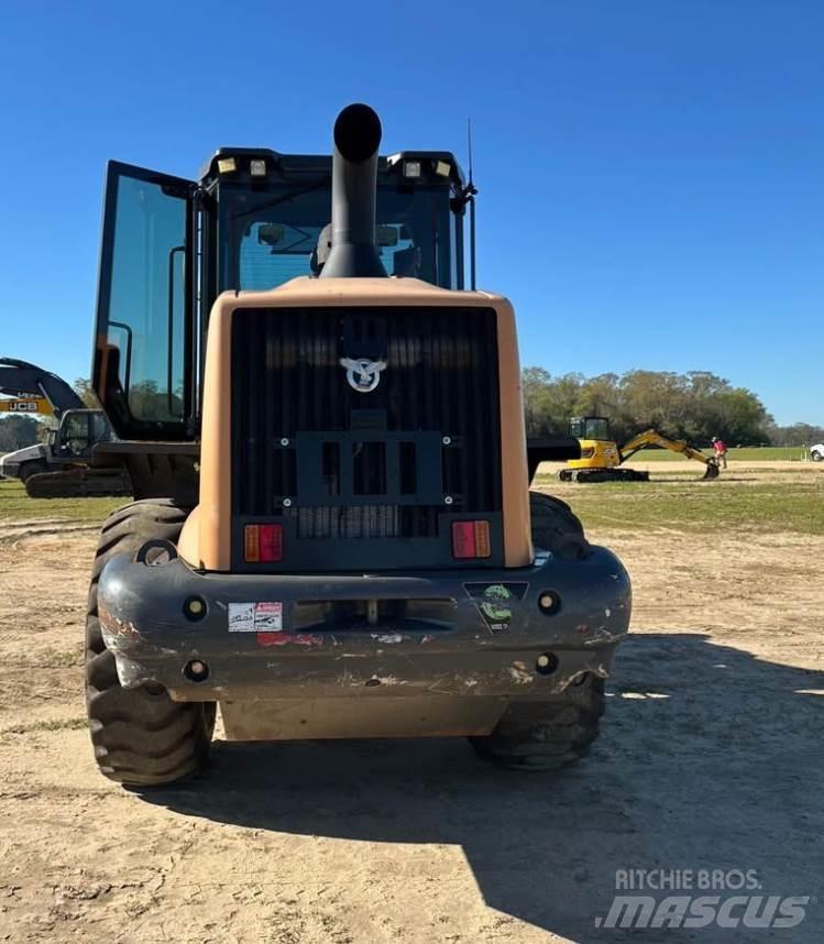CASE 621G Wielladers