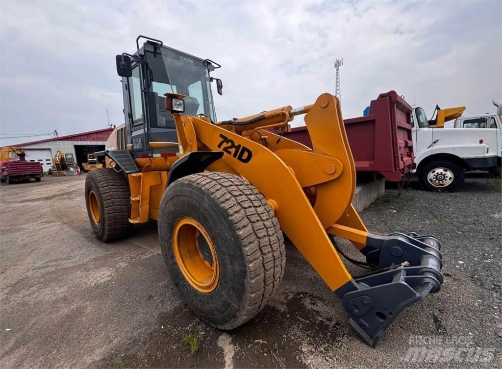 CASE 721 D Wielladers