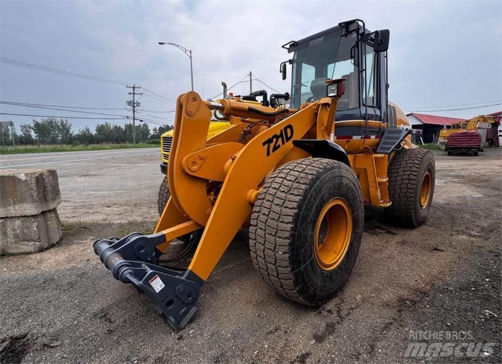 CASE 721 D Wielladers