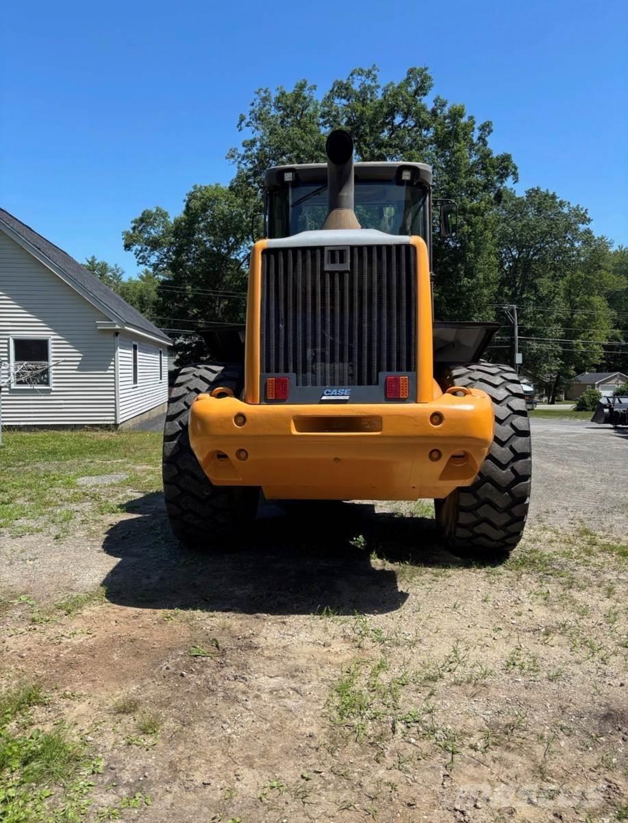 CASE 821F Wielladers
