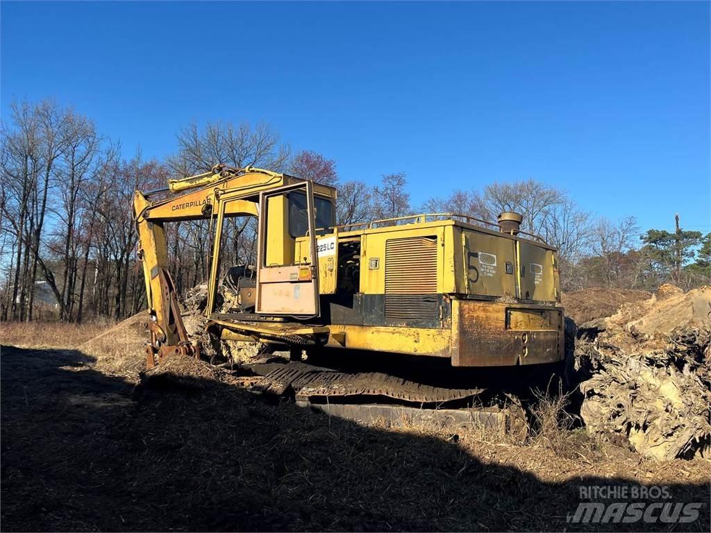 CAT 225 LC Rupsgraafmachines