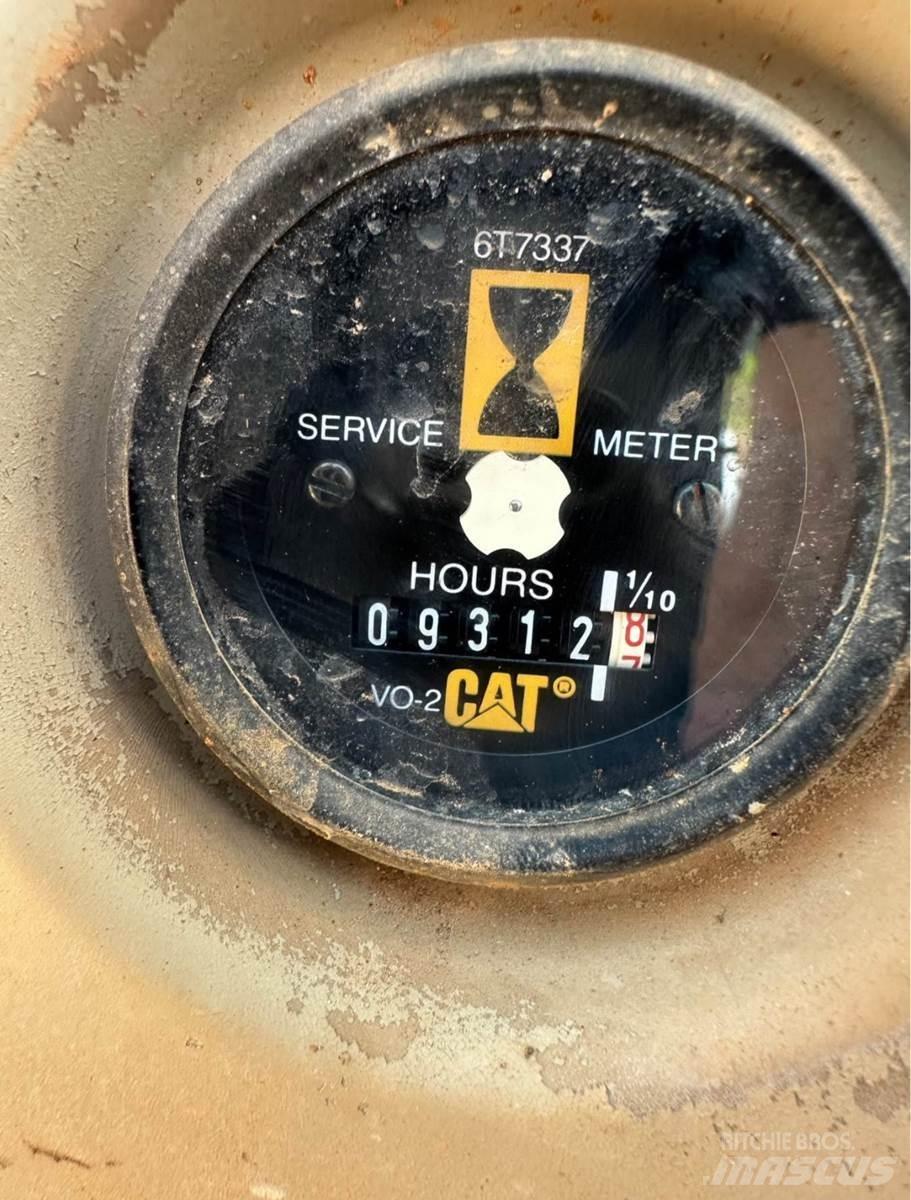 CAT 320L Rupsgraafmachines