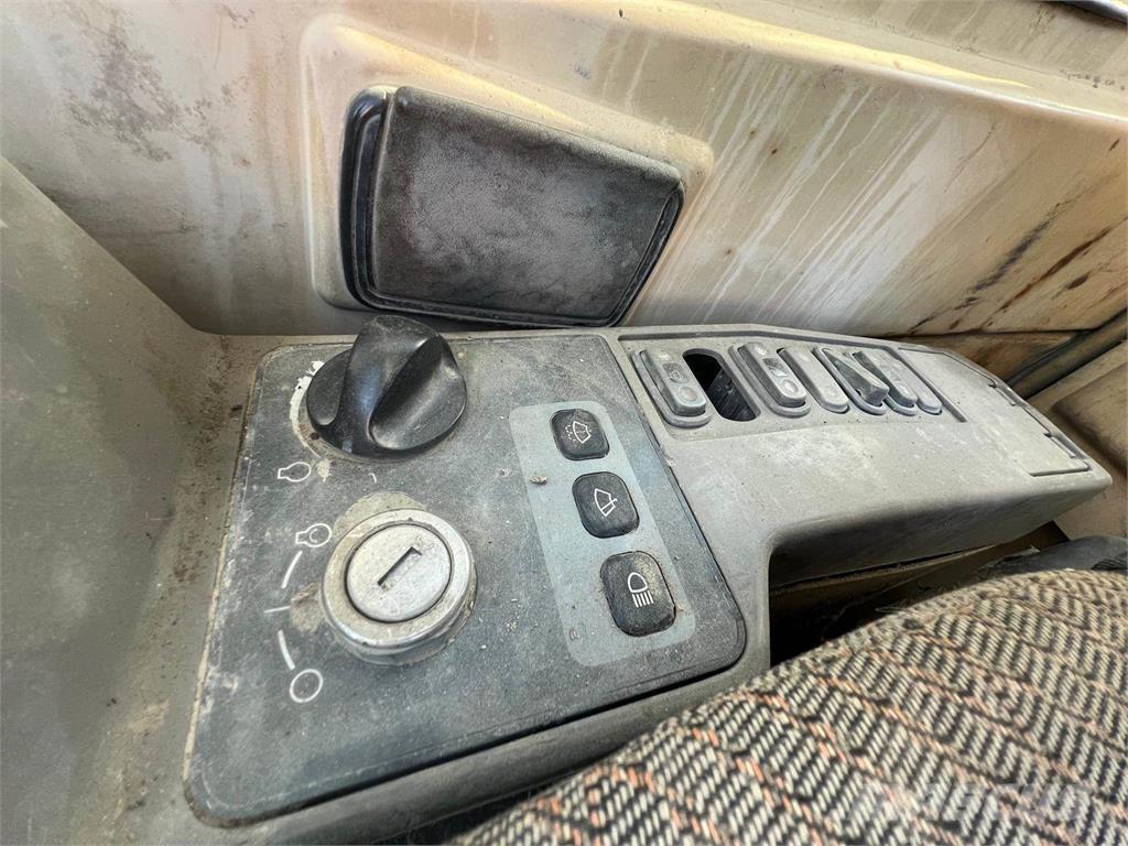 CAT 330BL Rupsgraafmachines