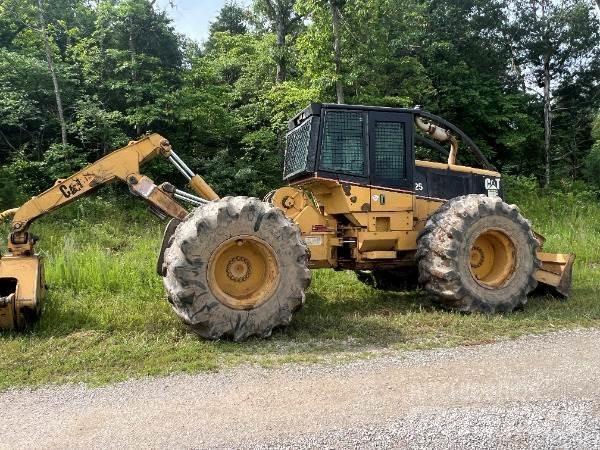 CAT 525 Skidders