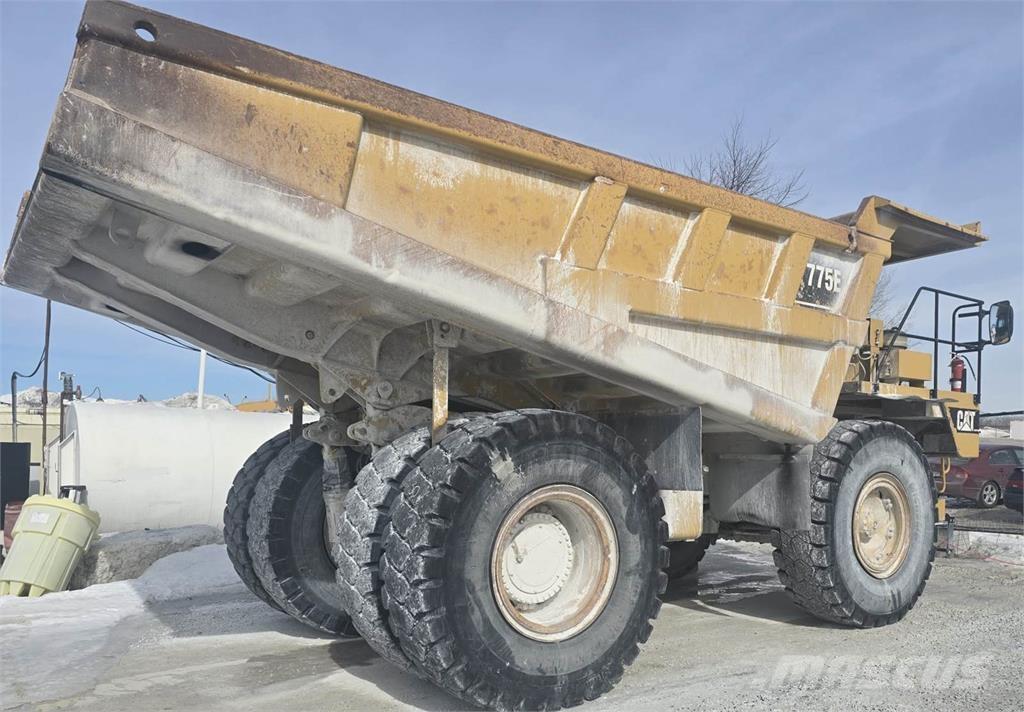 CAT 775E Knik dumptrucks