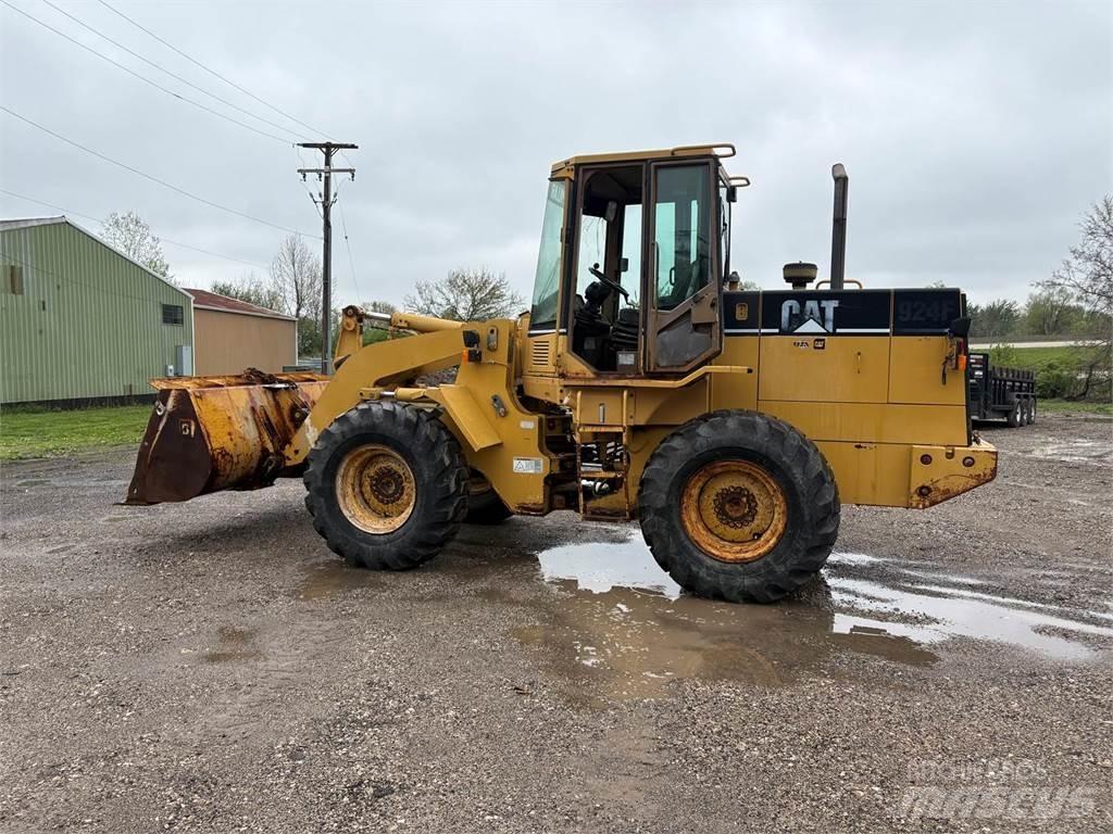 CAT 924F Wielladers
