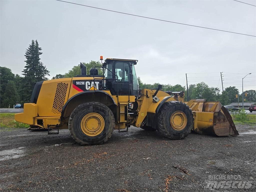 CAT 982M Wielladers