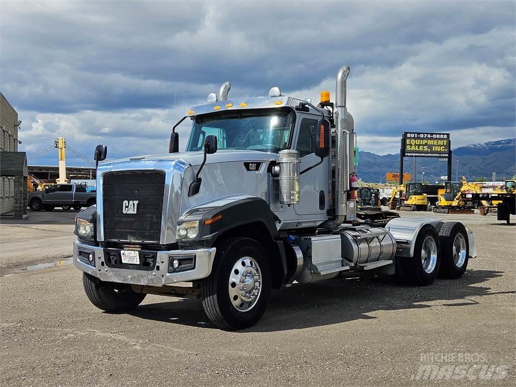 CAT CT680L Trekkers