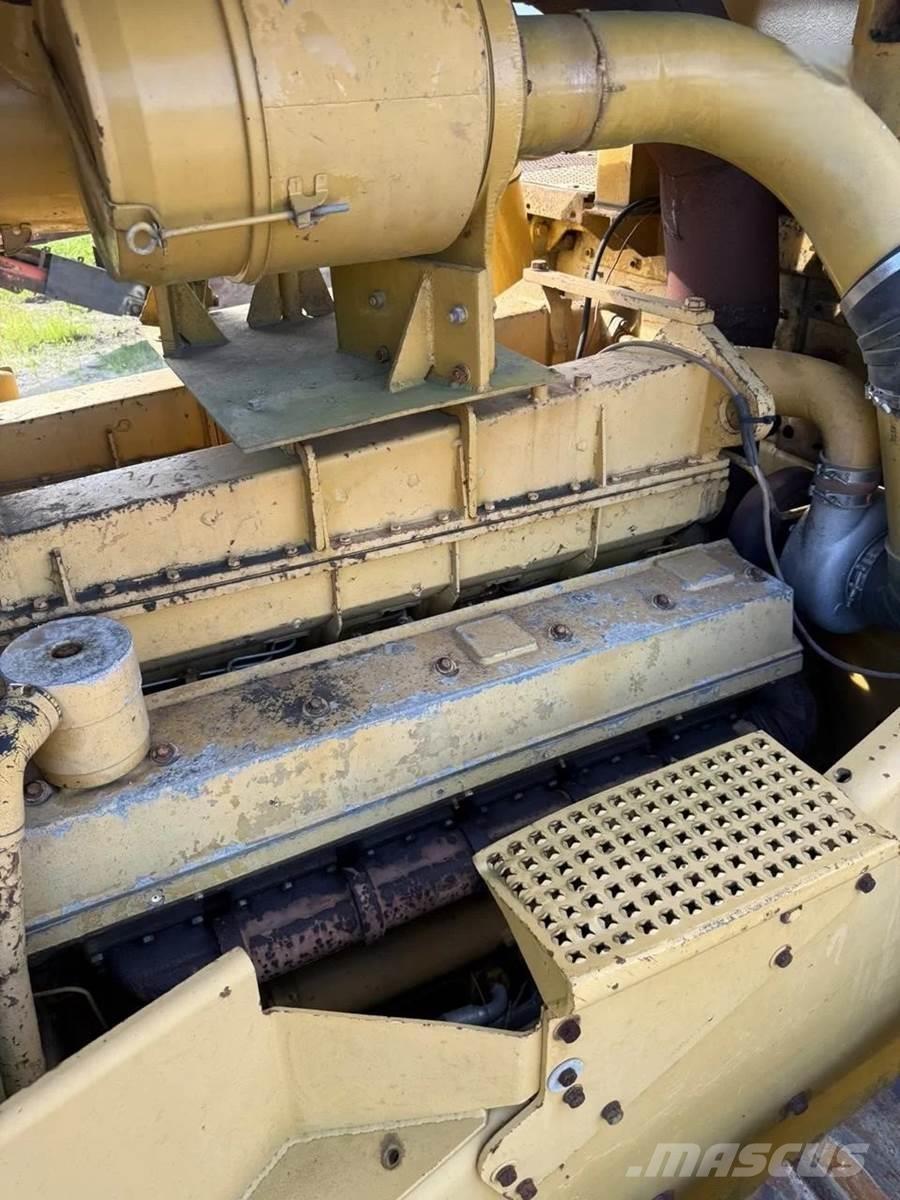 CAT D10 Rupsdozers