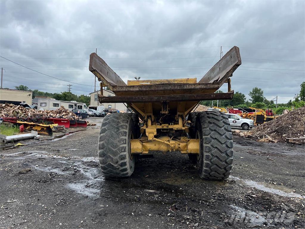 CAT D400D Knik dumptrucks