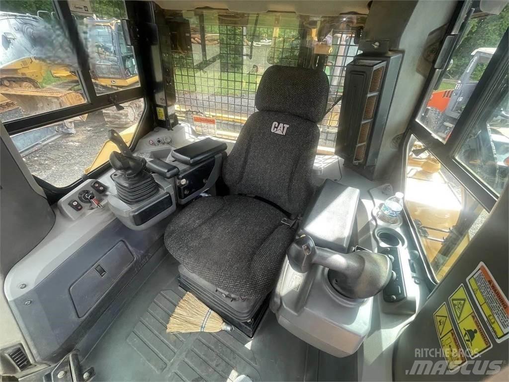 CAT D7E Rupsdozers
