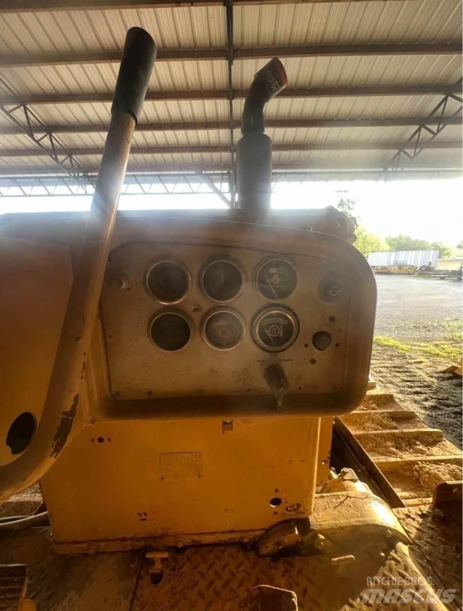 CAT D8H Rupsdozers