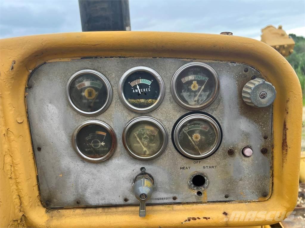 CAT D8H Rupsdozers