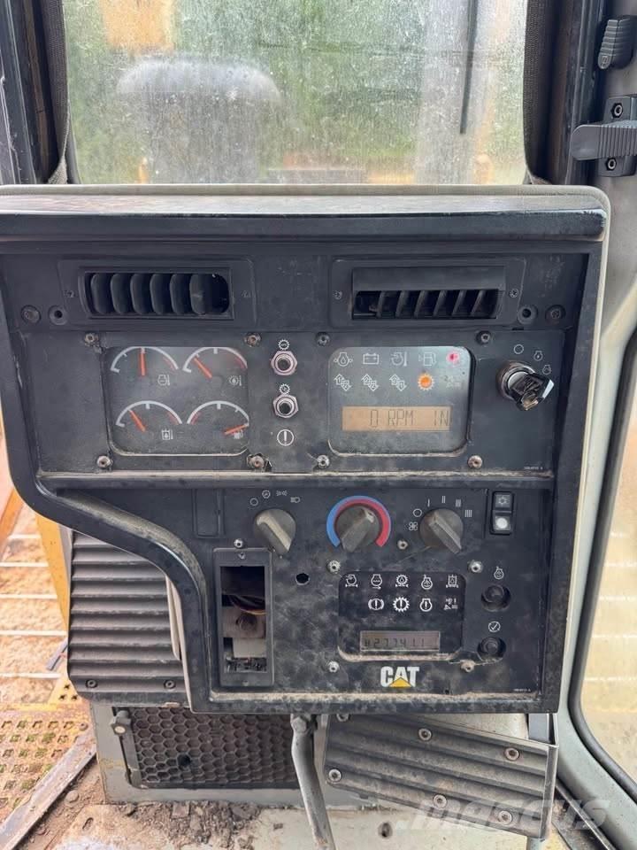 CAT D8R Rupsdozers