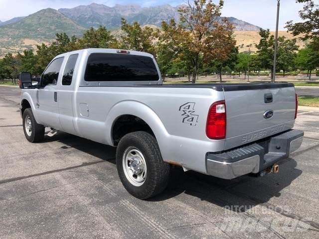 Ford F-250 Bestelwagens met open laadbak