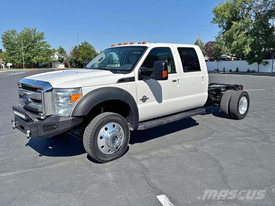 Ford F-550 Chassis met cabine