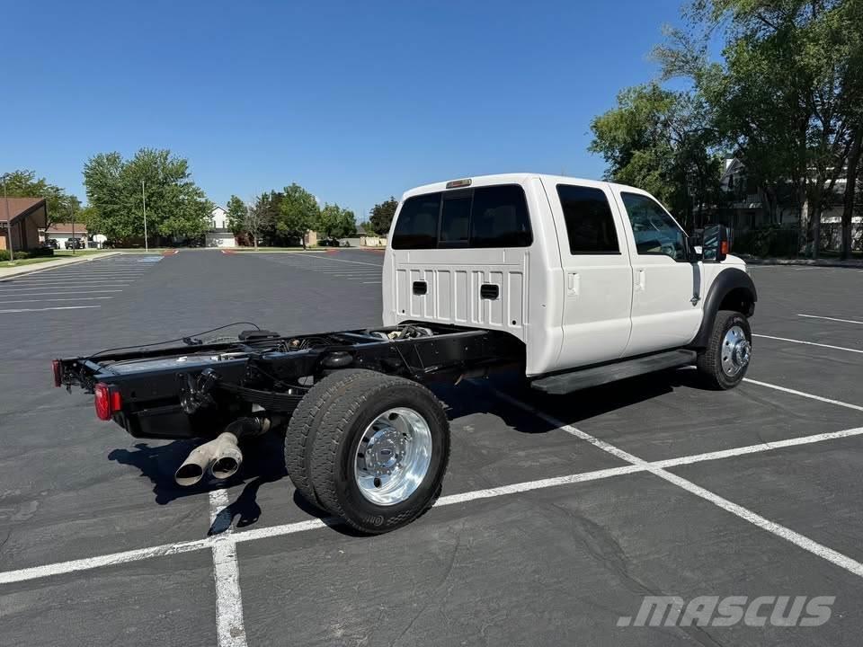 Ford F-550 Chassis met cabine