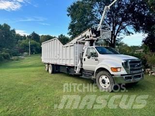 Ford F-750 Vlakke laadvloer met kraan