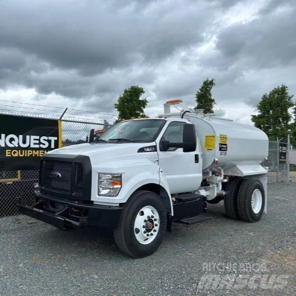 Ford F-750 Tankwagen