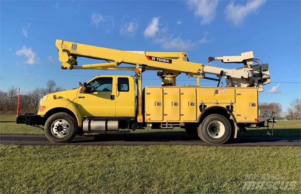 Ford F-750 Auto hoogwerkers