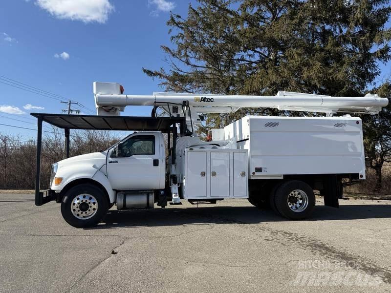 Ford F-750 Auto hoogwerkers