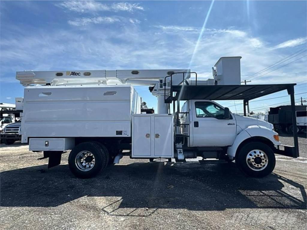 Ford F-750 Auto hoogwerkers