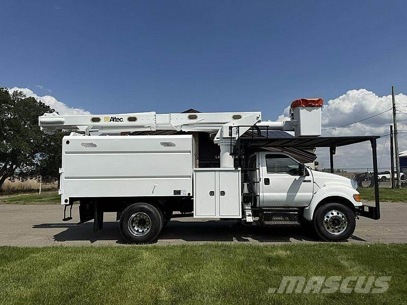 Ford F-750 Auto hoogwerkers