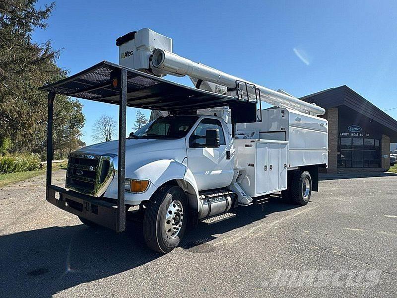 Ford F-750 Auto hoogwerkers