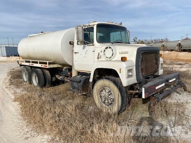 Ford L9000 Tankwagen