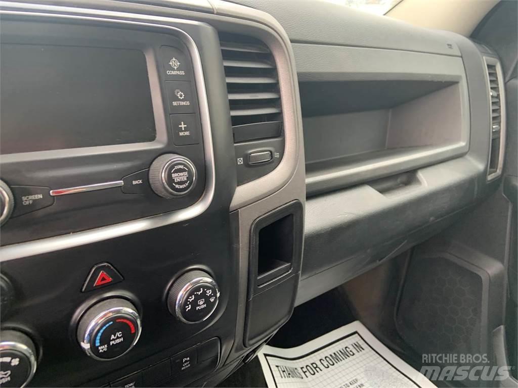 RAM 2500 Bestelwagens met open laadbak