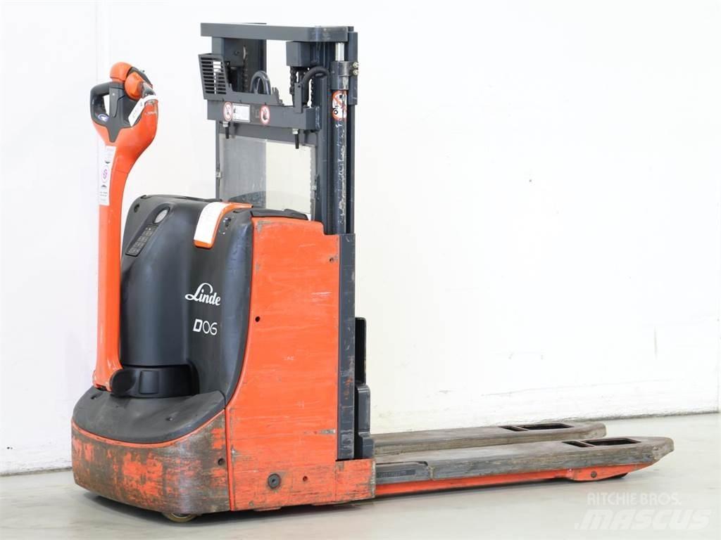 Linde D06/1160 Meeloop stapelaar