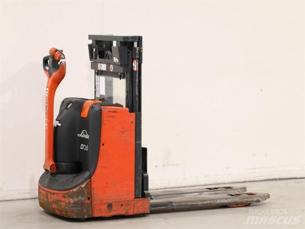 Linde D06/1160 Meeloop stapelaar