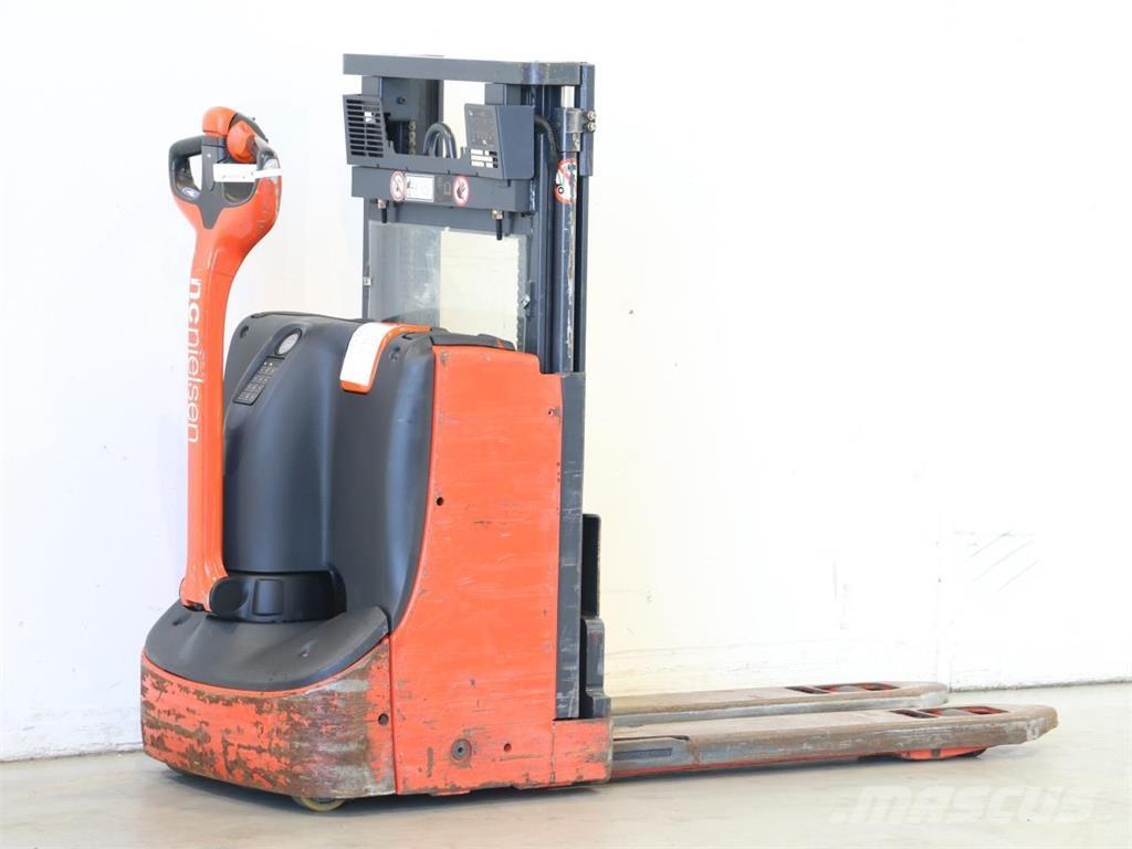 Linde D06/1160 Meeloop stapelaar