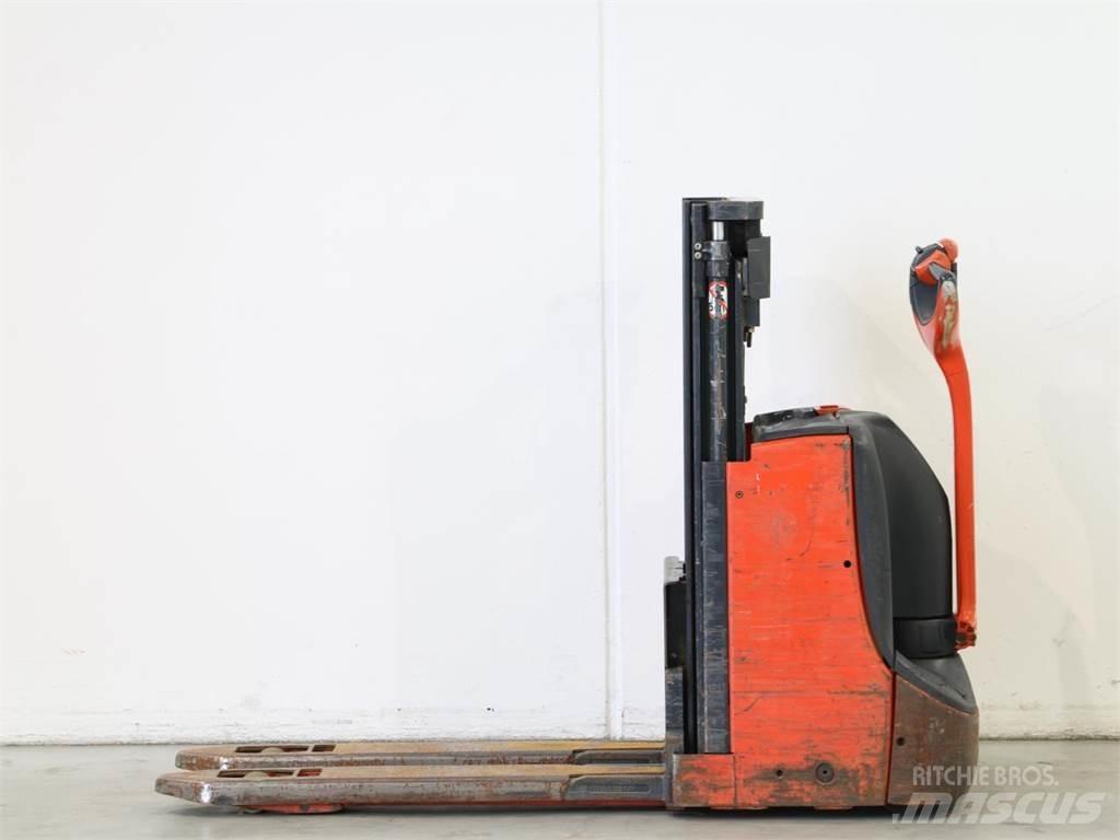Linde D06/1160-00 Meeloop stapelaar