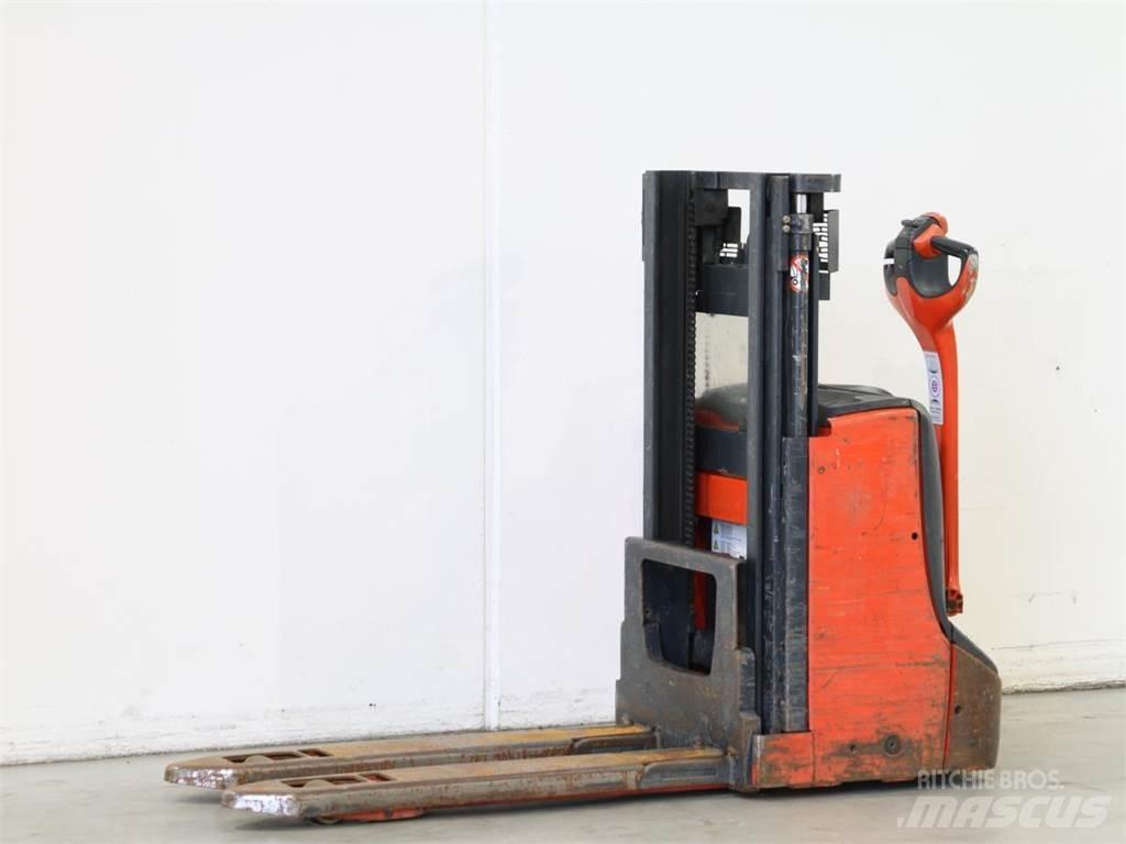 Linde D06/1160-00 Meeloop stapelaar