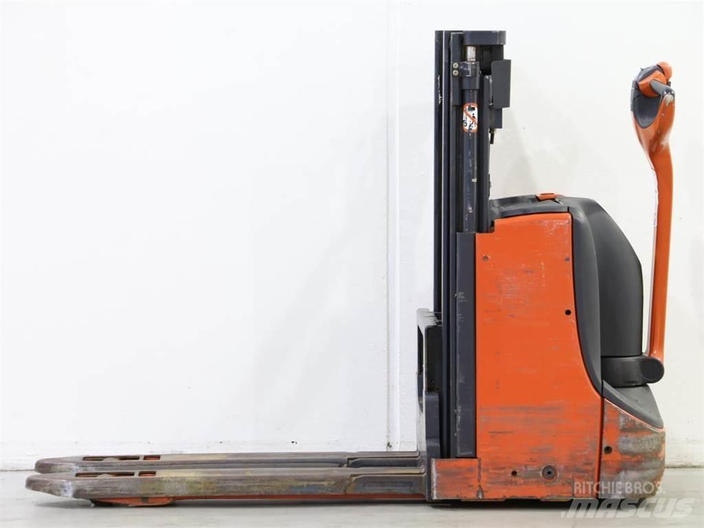 Linde D06/1160-00 Meeloop stapelaar