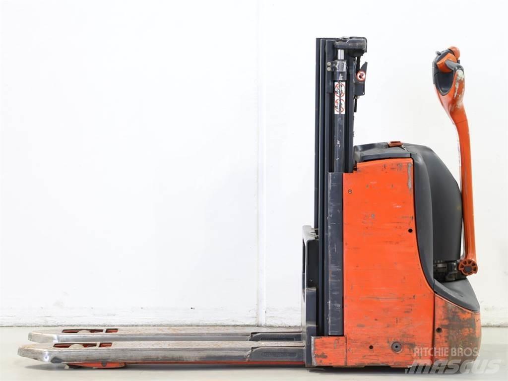 Linde D06/1160-00 Meeloop stapelaar