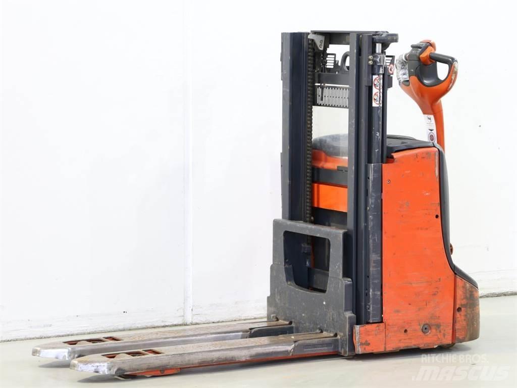 Linde D06/1160-00 Meeloop stapelaar
