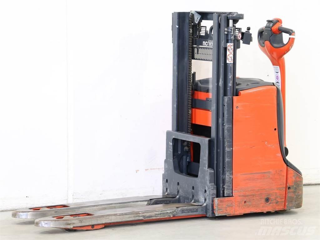 Linde D08/1160 Meeloop stapelaar