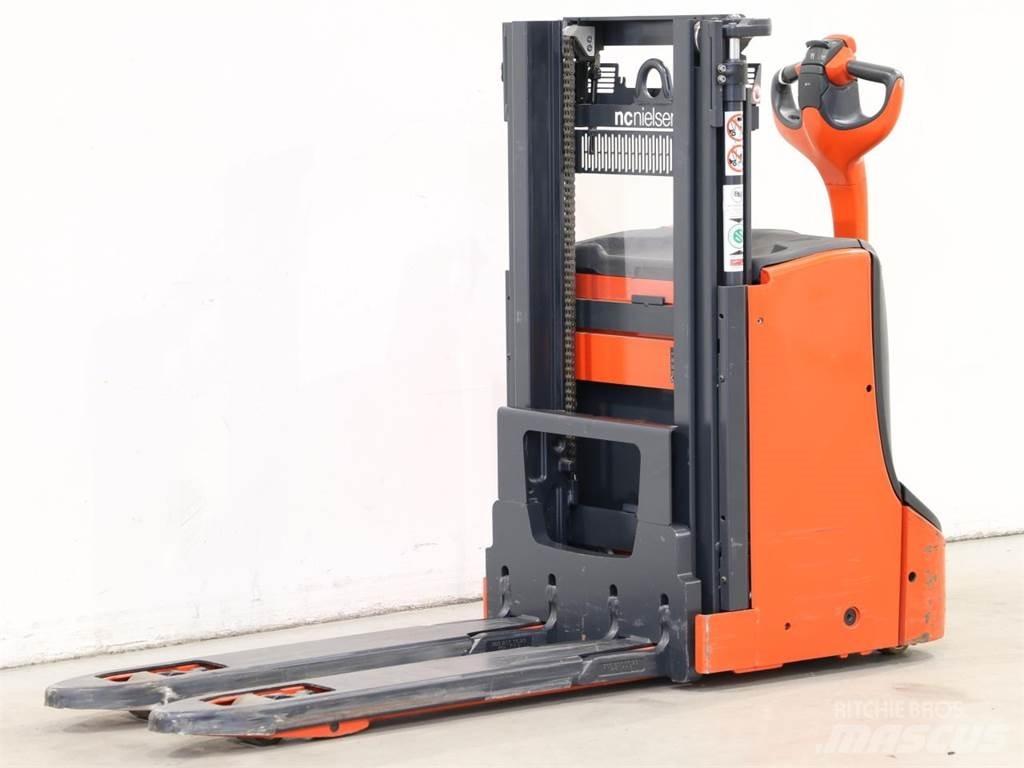 Linde D08/1160 Meeloop stapelaar