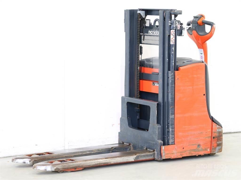 Linde D08/1160-00 Meeloop stapelaar