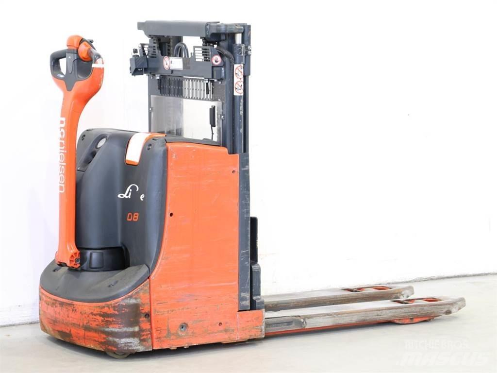Linde D08/1160-00 Meeloop stapelaar