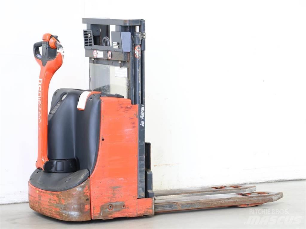 Linde D08/1160-00 Meeloop stapelaar