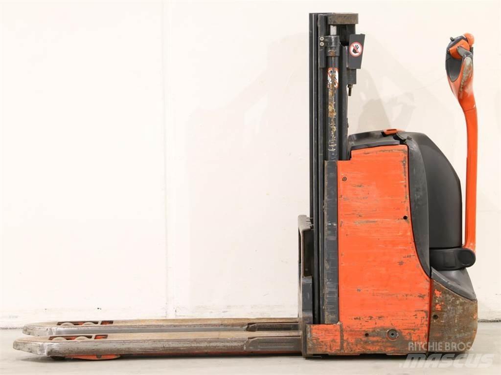 Linde D08/1160-00 Meeloop stapelaar