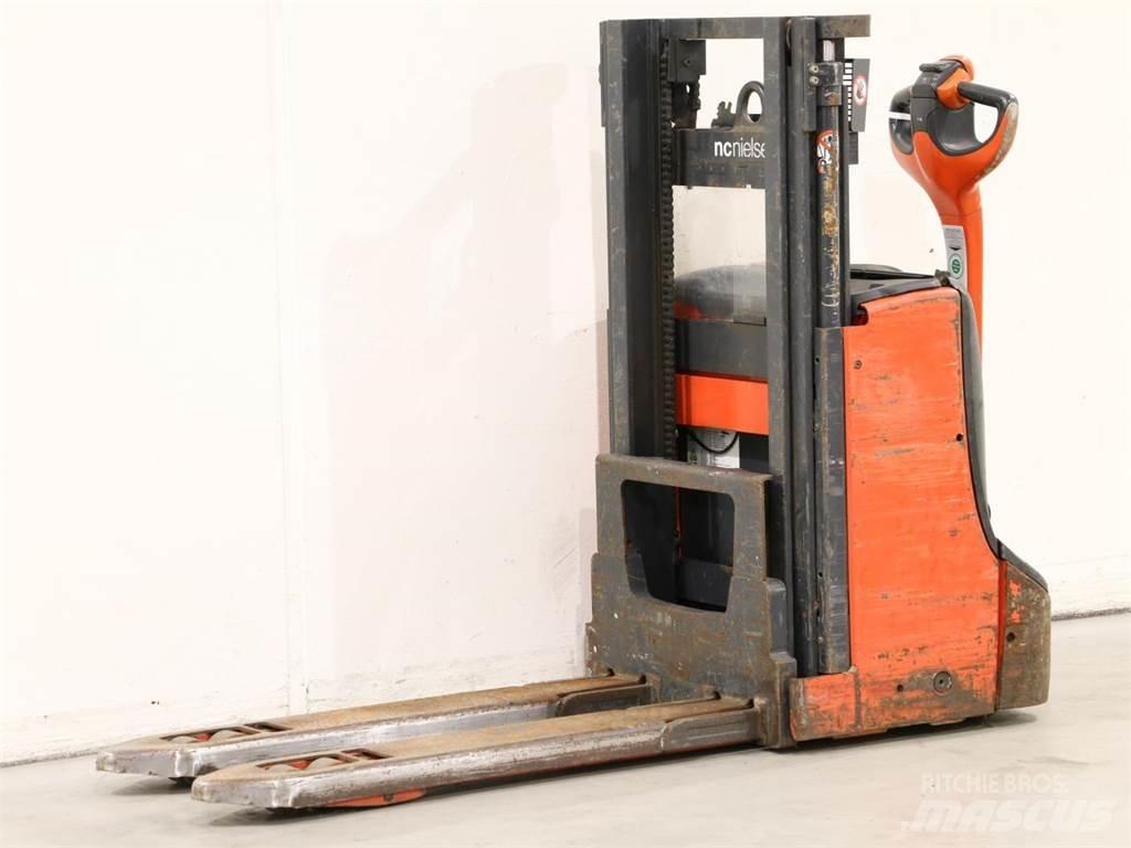 Linde D08/1160-00 Meeloop stapelaar
