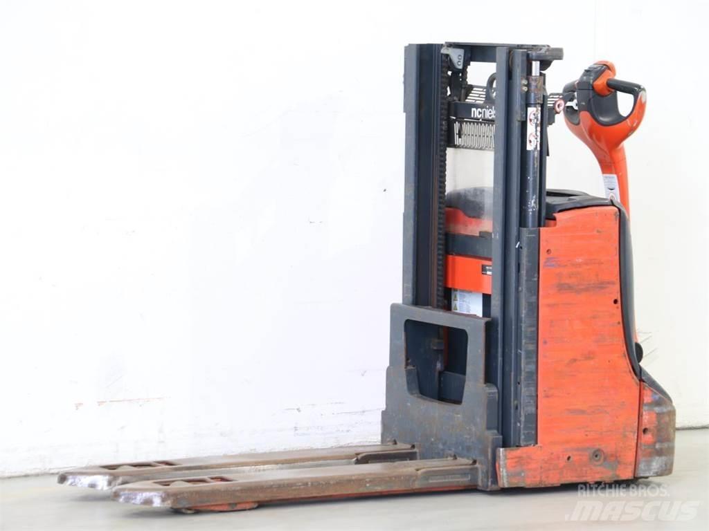 Linde D08/1160-00 Meeloop stapelaar